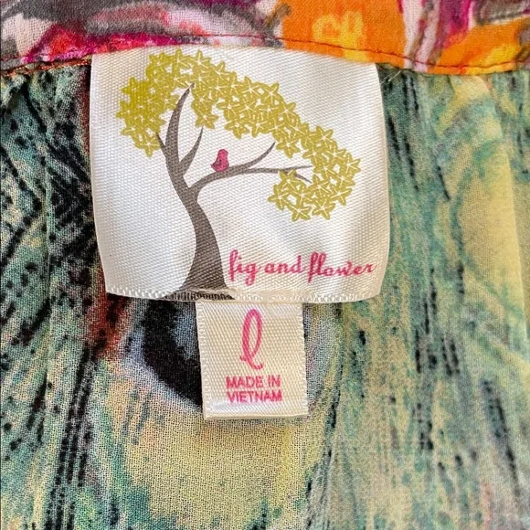 Fig and Flower Vibrant Multicolor Top Size L in peacock feather pattern - Picture 2 of 4